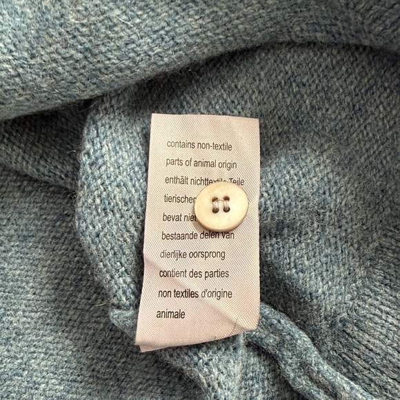 Irish made Cashmere Women's Cardigan Sweater - Picture 4 of 9